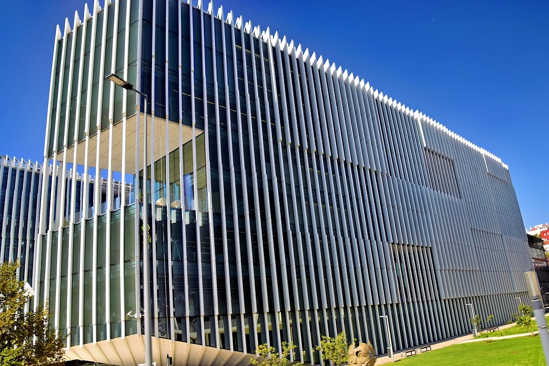 Современный офис недвижимости